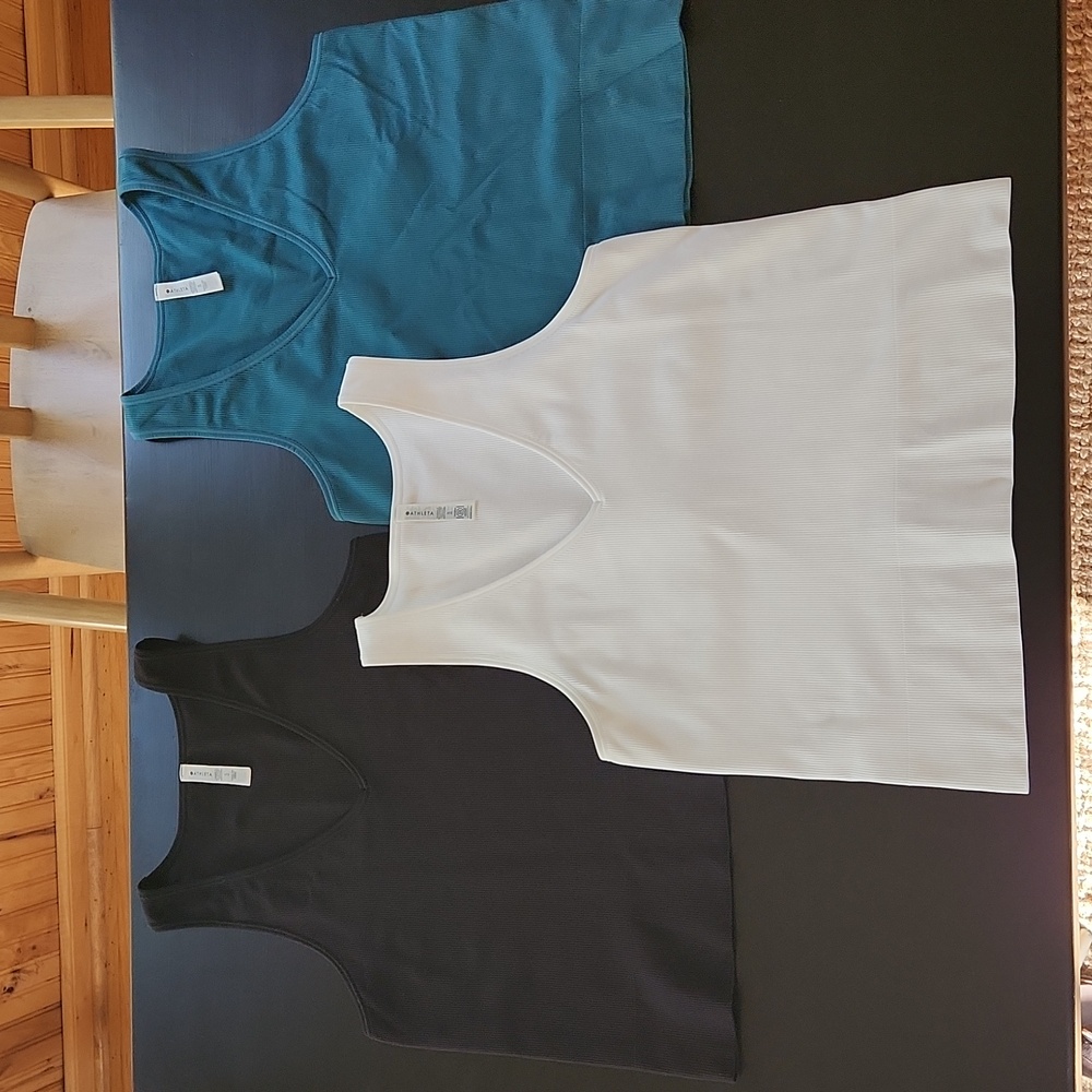 3 Athleta Aurora Seamless Tanks